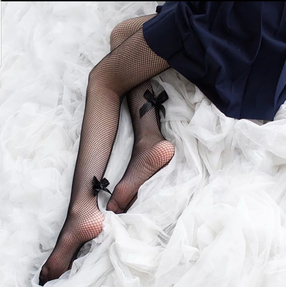 Backseem Bow Fishnet Tights - Picture 4 of 4